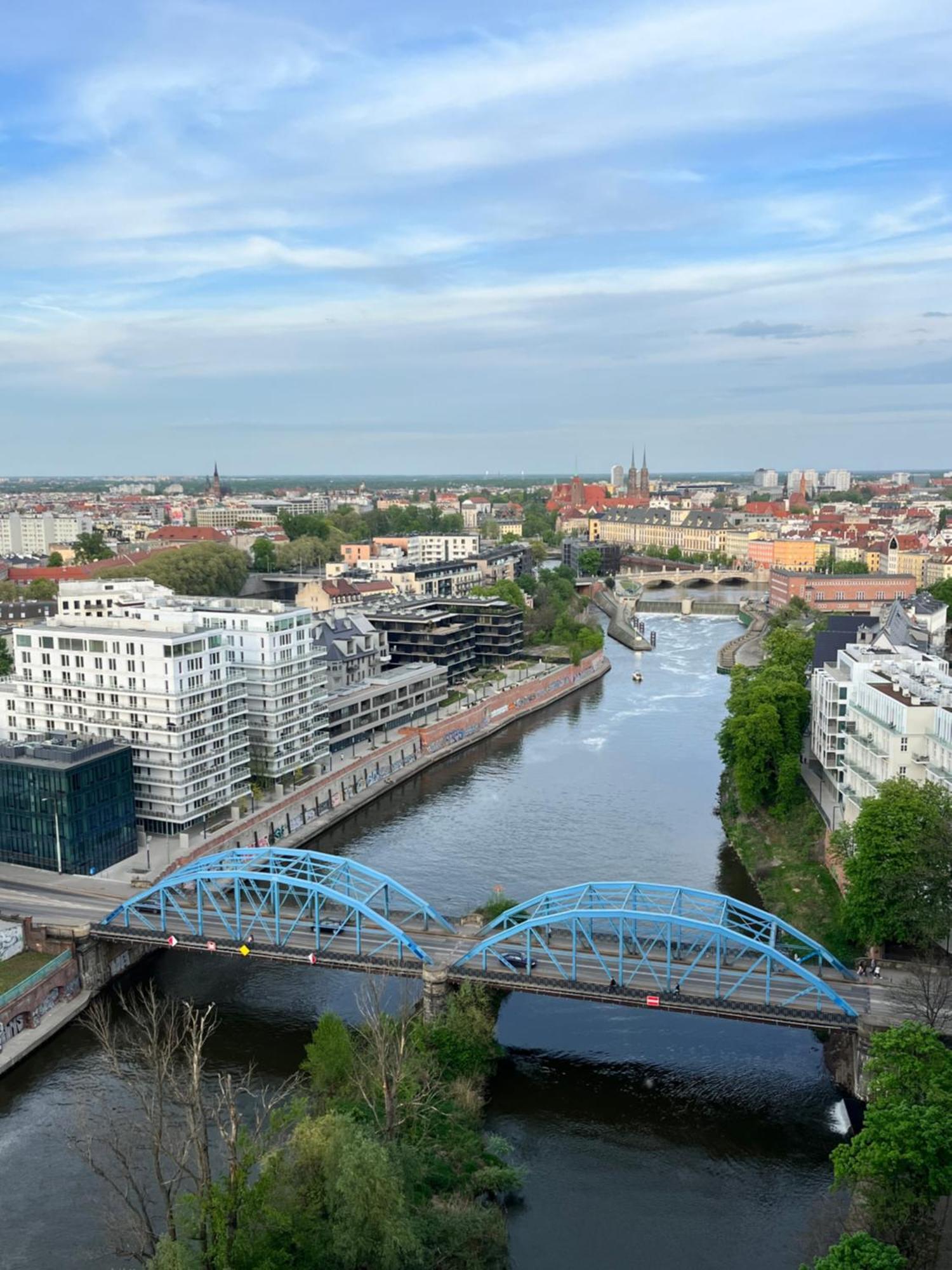 Family House By The River Odra -Panoramic Terrace - 3Room Apartment With 2 Separate Bedrooms And 2 Balconies By Wroapart-Pl- Perfect For Family & Business Stays Wroclaw Luaran gambar