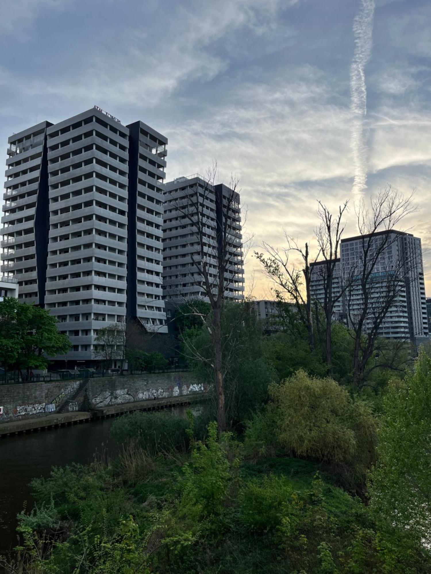 Family House By The River Odra -Panoramic Terrace - 3Room Apartment With 2 Separate Bedrooms And 2 Balconies By Wroapart-Pl- Perfect For Family & Business Stays Wroclaw Luaran gambar