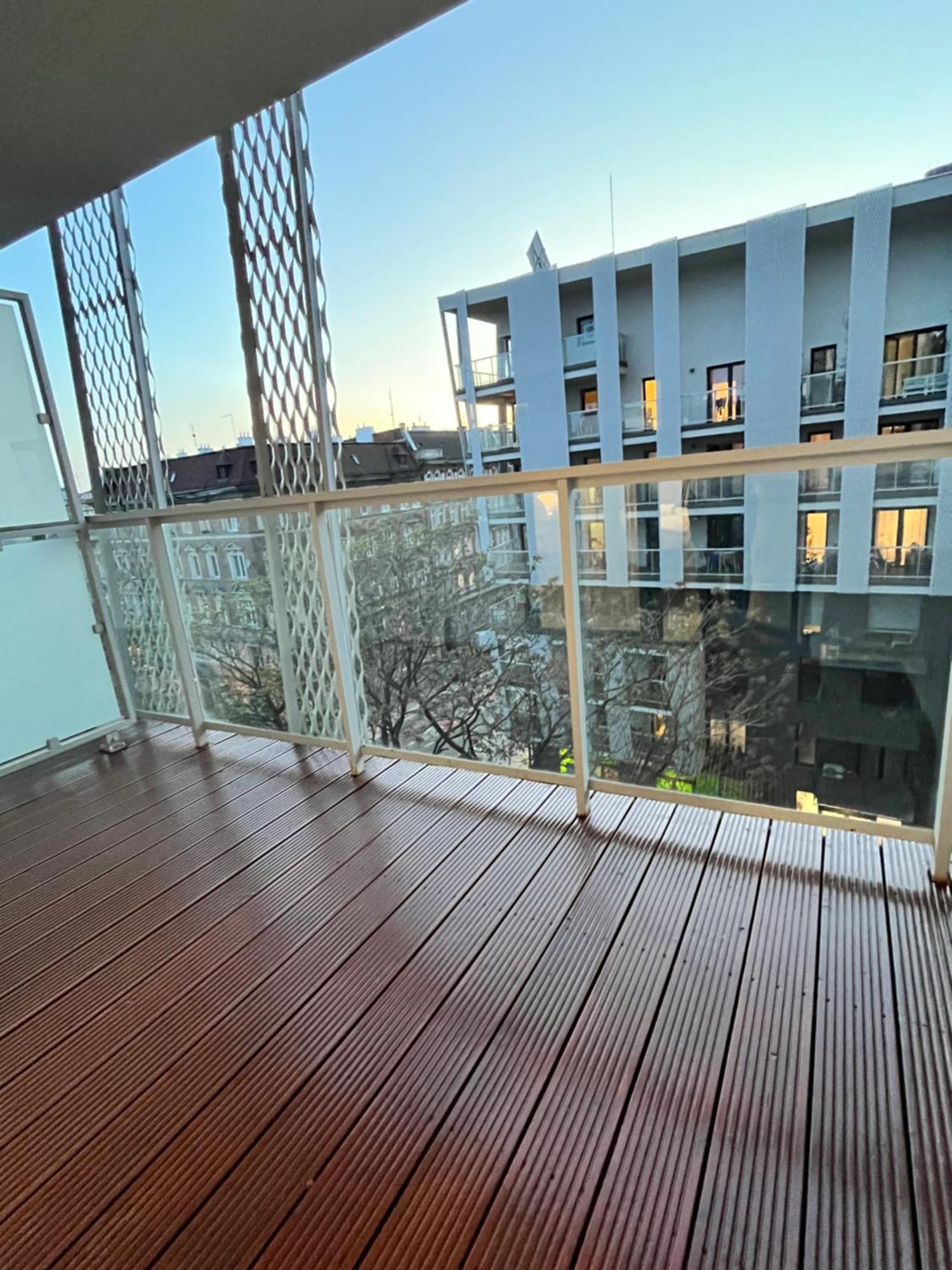 Family House By The River Odra -Panoramic Terrace - 3Room Apartment With 2 Separate Bedrooms And 2 Balconies By Wroapart-Pl- Perfect For Family & Business Stays Wroclaw Luaran gambar